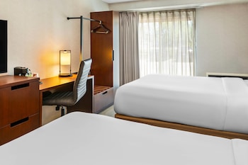 Standard Room, 2 Queen Beds, Ground Floor