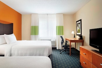 Room, 2 Queen Beds, Hearing Accessible (Accessible Bathtub)