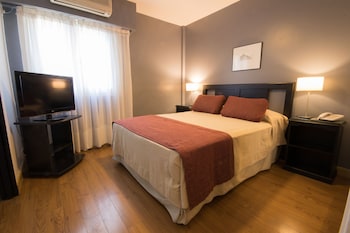 Standard Room, 1 Queen Bed