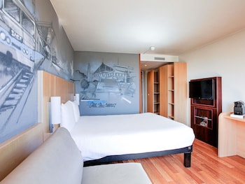 Room, Multiple Beds