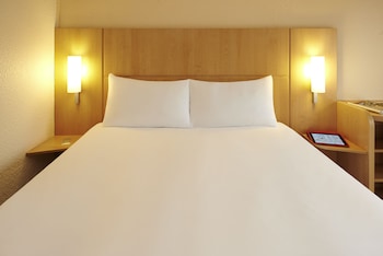 2 Adjacent Double Rooms (Non-Connecting)
