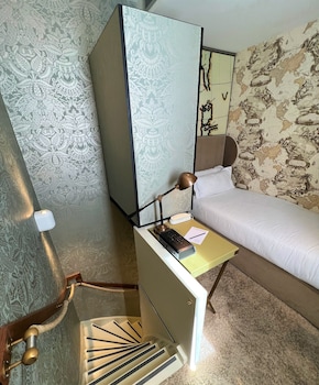 Classic Duplex, 1 Twin Bed, Courtyard View
