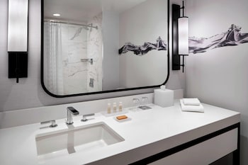 Club Room, 2 Queen Beds, Non Smoking (Mobility Accessible, Roll-In Shower)