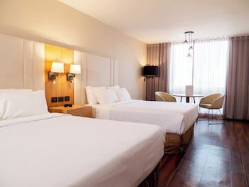 Standard Room, 2 Queen Beds (Low Floor)