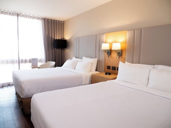 Standard Room, 2 Queen Beds, Club Lounge Access