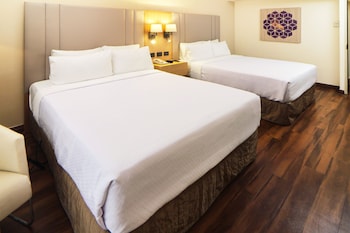 Standard Room, 2 Queen Beds, Club Lounge Access