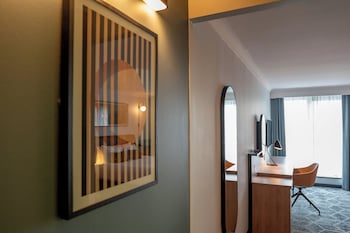 Standard Room, 1 King Bed