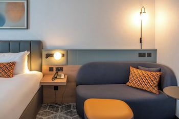 Standard Room, 1 King Bed