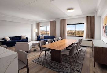 Luxury Suite, 2 Bedrooms, Roll-in Shower (Accessible)