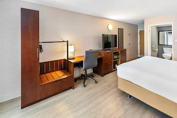 Standard Room, 1 Queen Bed, Accessible, Non Smoking