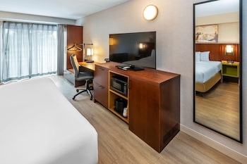 Standard Room, 1 Queen Bed, Accessible, Non Smoking
