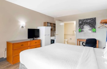 Studio, 1 King Bed, Non Smoking