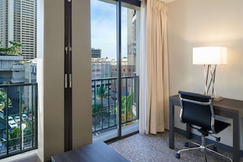 Room, City View