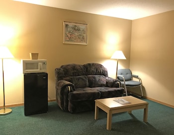 Suite, 1 King Bed, Smoking