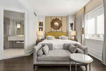 Deluxe Room, 1 King Bed