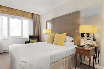 Petit Double Room