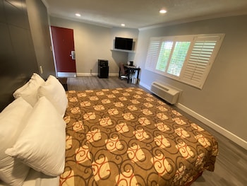 Superior Room, 1 King Bed, Non Smoking