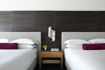 Premium Room, 2 Queen Beds, Accessible Bathtub (Mobility)