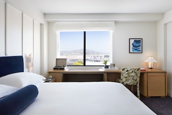 Premium Room, 1 King Bed, Bay View