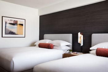 Room, 2 Queen Beds (Essential)