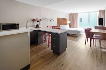 Room, 1 King Bed, Accessible (Mobility/Hearing, Kitchenette)