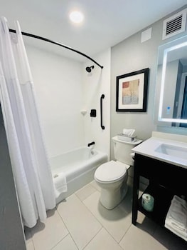 Room, 1 Queen Bed, Non Smoking, Kitchenette