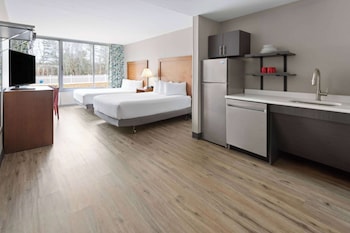 Room, 2 Queen Beds (Mobility/Hearing, Kitchenette)