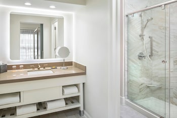 Junior Suite, 1 King Bed, City View