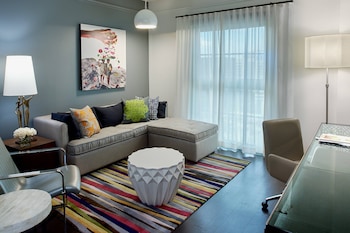 Junior Suite, 1 King Bed with Sofa bed, City View