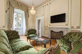 Suite, 1 Queen Bed