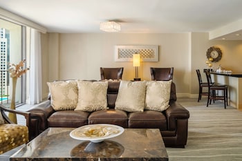 Suite, 1 King Bed (VIP)