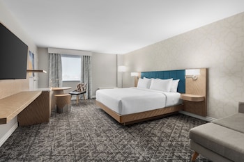 Suite, 1 King Bed (Two Room)