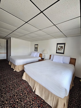 Standard Room, 2 Queen Beds, Non Smoking (Pet Friendly)