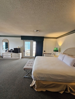 Deluxe Suite, 1 King Bed, Non Smoking