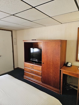 Standard Room, 1 Queen Bed, Non Smoking (Pet Friendly)