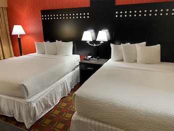 Standard Room, 2 Queen Beds, Non Smoking