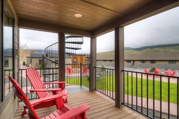 Cabin, 1 King Bed, Mountain View
