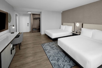 Higher Floor 2 Queen Beds (Hearing Accessible)