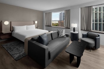 Executive Room, 1 King Bed with Sofa bed