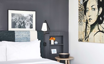 Room, 1 Queen Bed, Bathtub