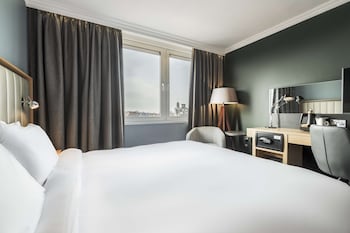 Room, Multiple Bedrooms (Friends & Family)