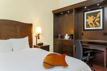Room, 1 Queen Bed, Accessible, Non Smoking (Roll-in Shower)