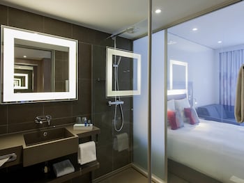 Superior Room, 1 Queen Bed, Accessible