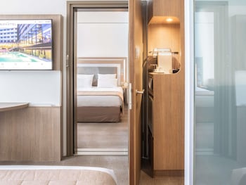 Room, Non Smoking (Two Connected Rooms, Queen Bed & Sofa)