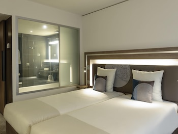 Room, Non Smoking (Two Connected Rooms, Queen Bed & Sofa)