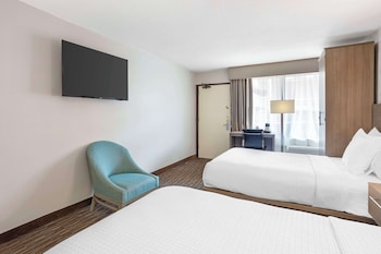 Standard Room, 2 Double Beds, Accessible, Non Smoking