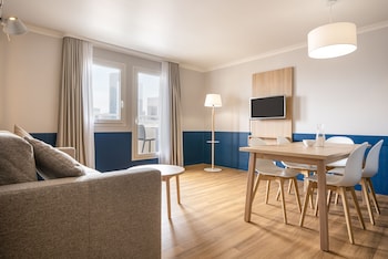 Apartment, Multiple Beds