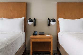 Room, 2 Queen Beds, Balcony