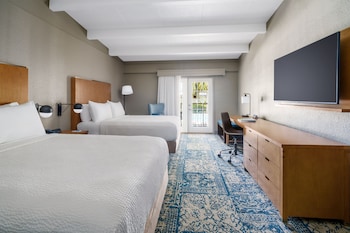 Room, 2 Queen Beds, Balcony