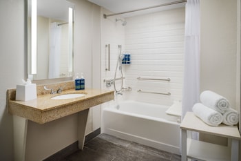 Room, 1 Double Bed (Mobility Accessible, Tub)